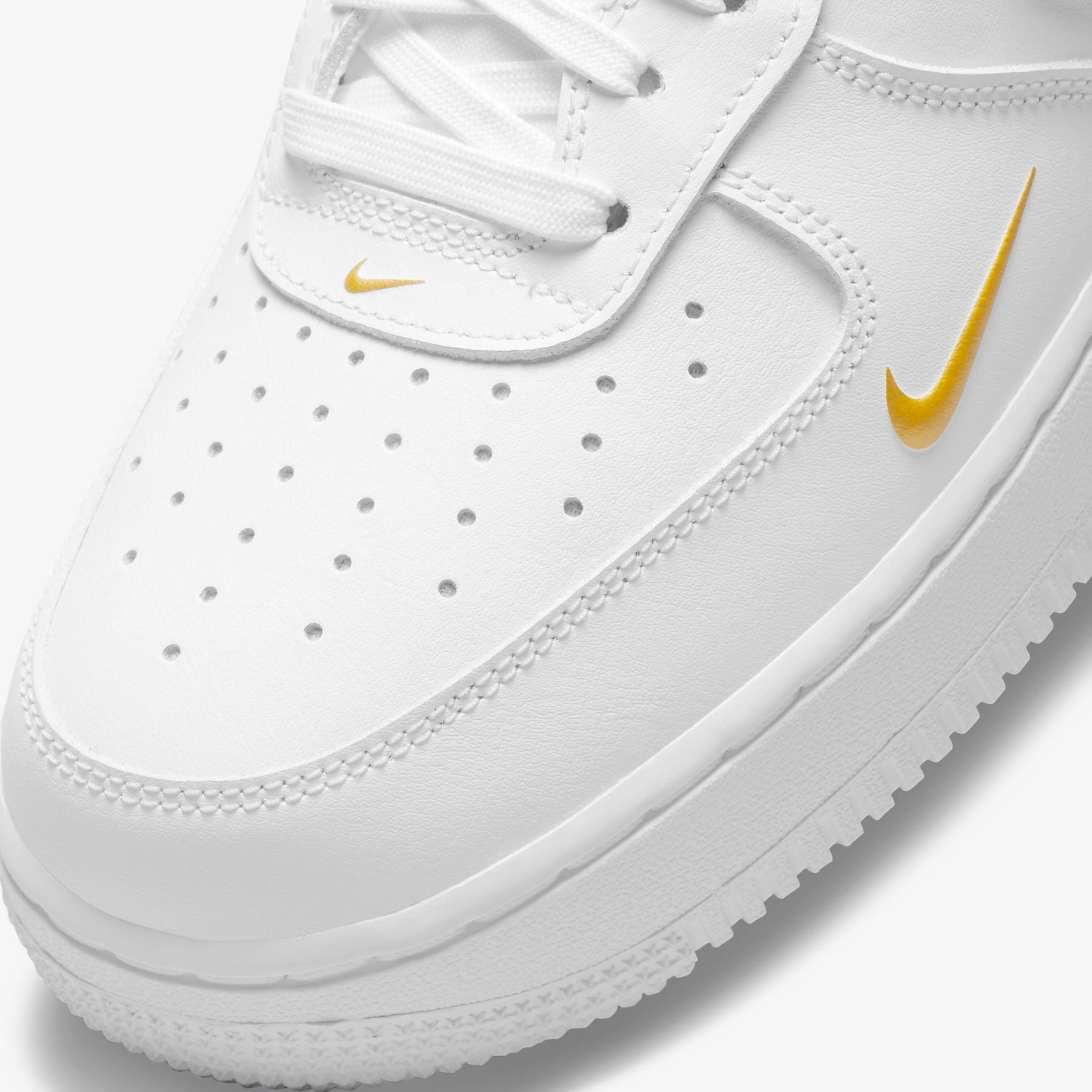 NIKE Air Force 1 ’07 LV8 - Scarpe