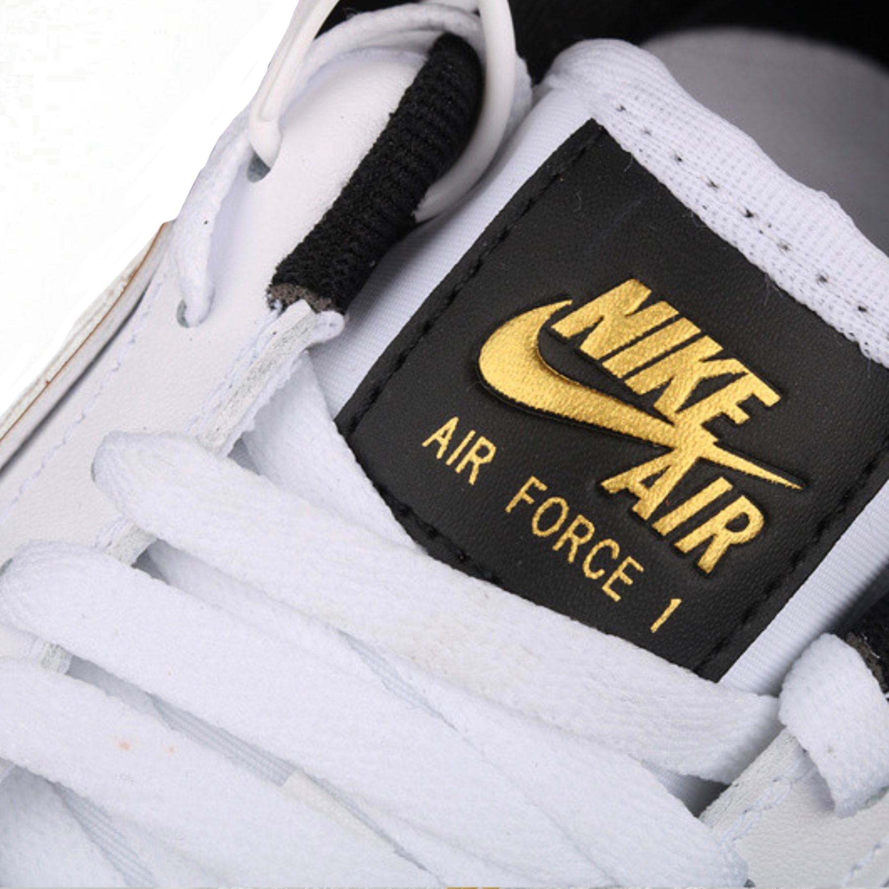 NIKE Air Force 1 ’07 LV8 - Scarpe