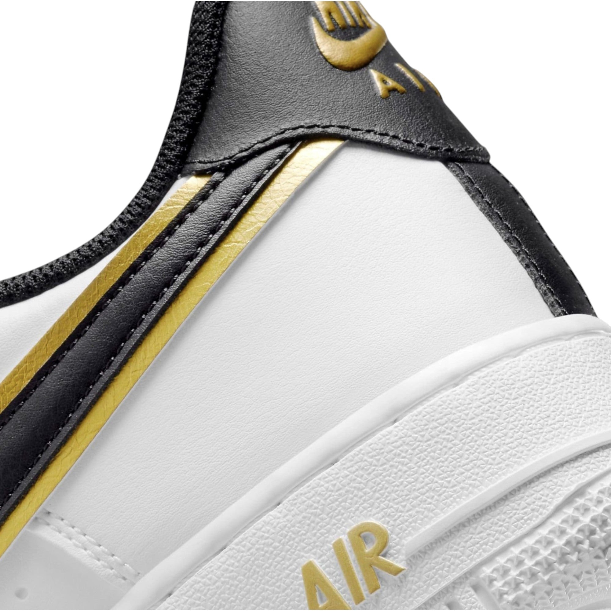 NIKE Air Force 1 ’07 LV8 - Scarpe