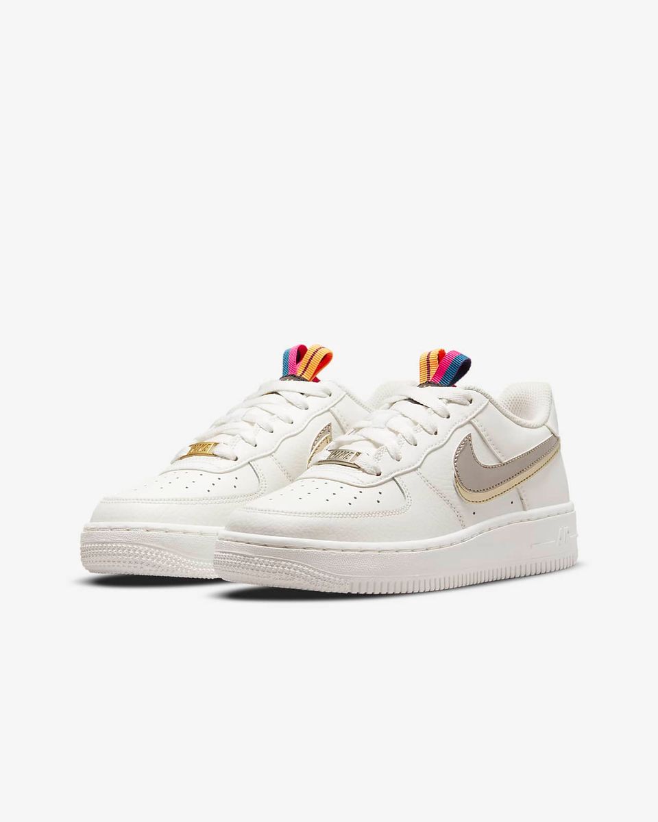 NIKE Air Force 1 LV8 - Scarpe