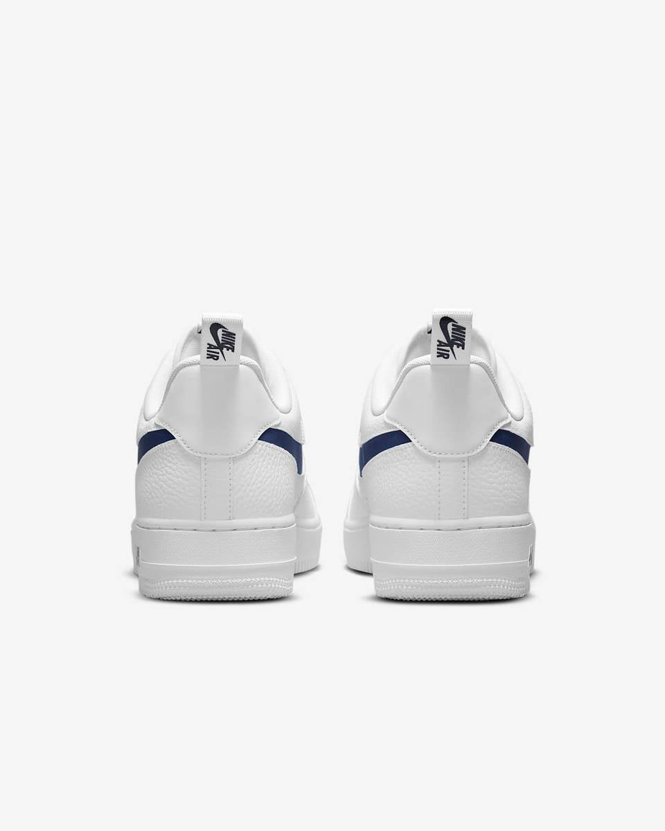 NIKE Air Force 1 LV8 - Scarpe