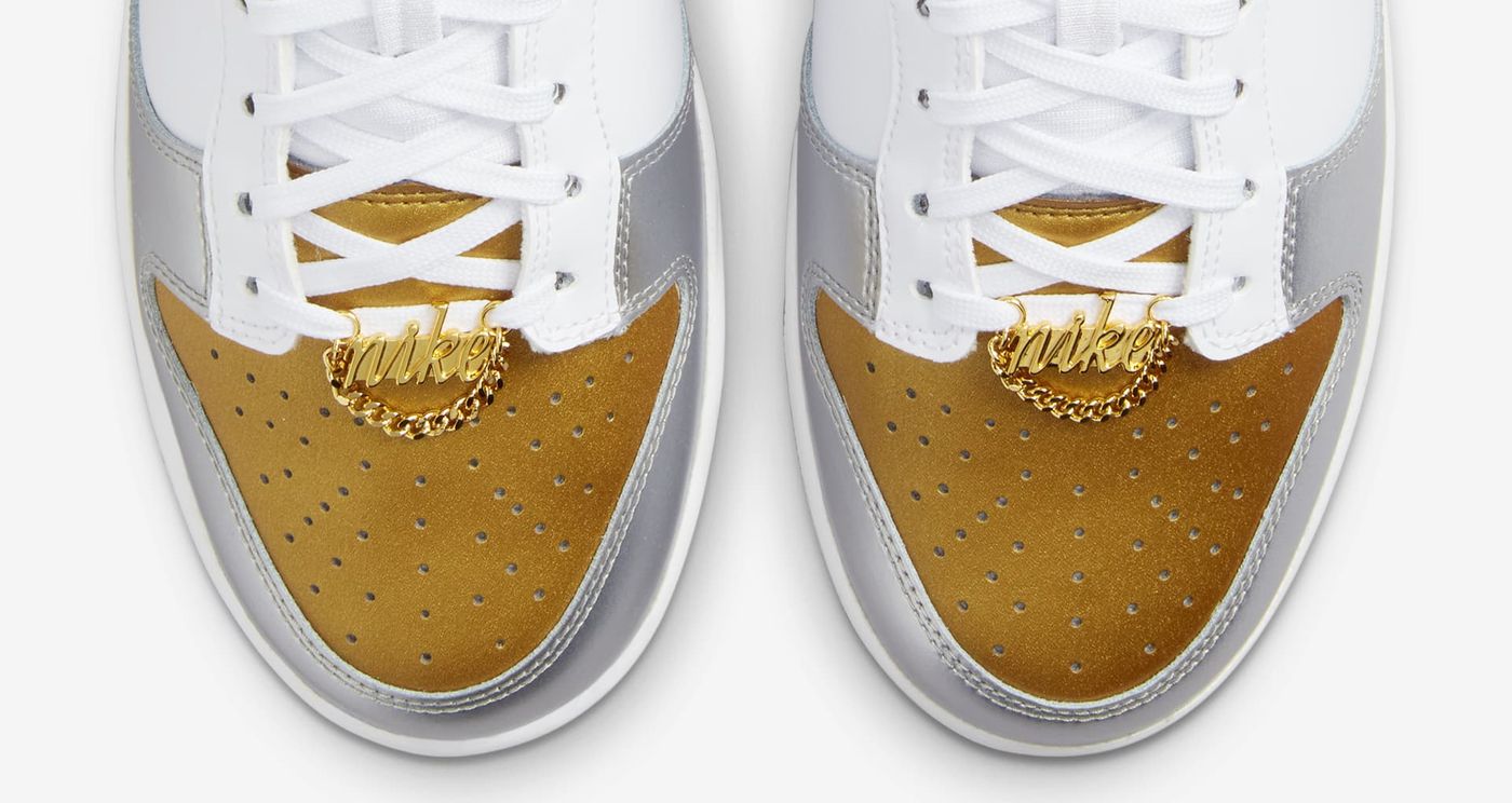 NIKE W DUNK LOW SE - Scarpe