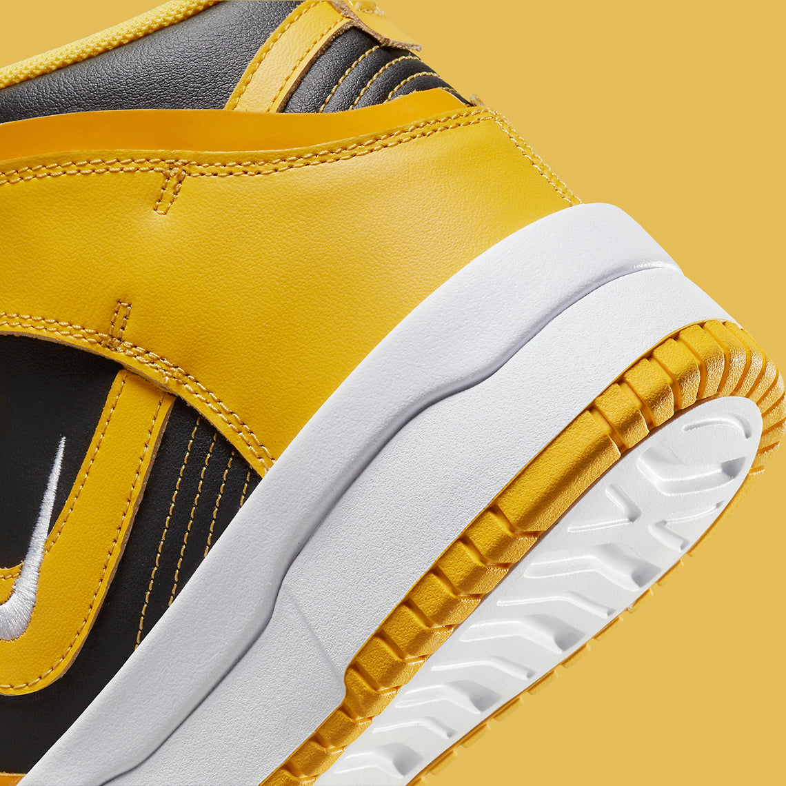 NIKE Womans Dunk High Up - Giallo / 39 - Scarpe