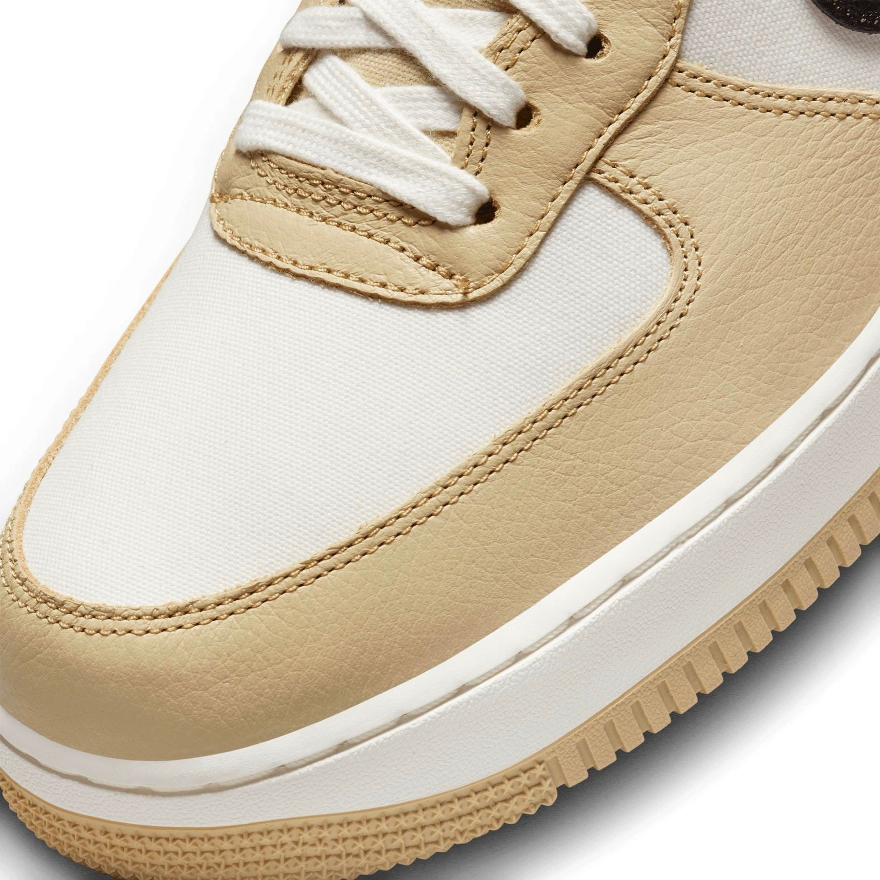 NIKE Air Force 1 ’07 LX Low Team Gold - Scarpe