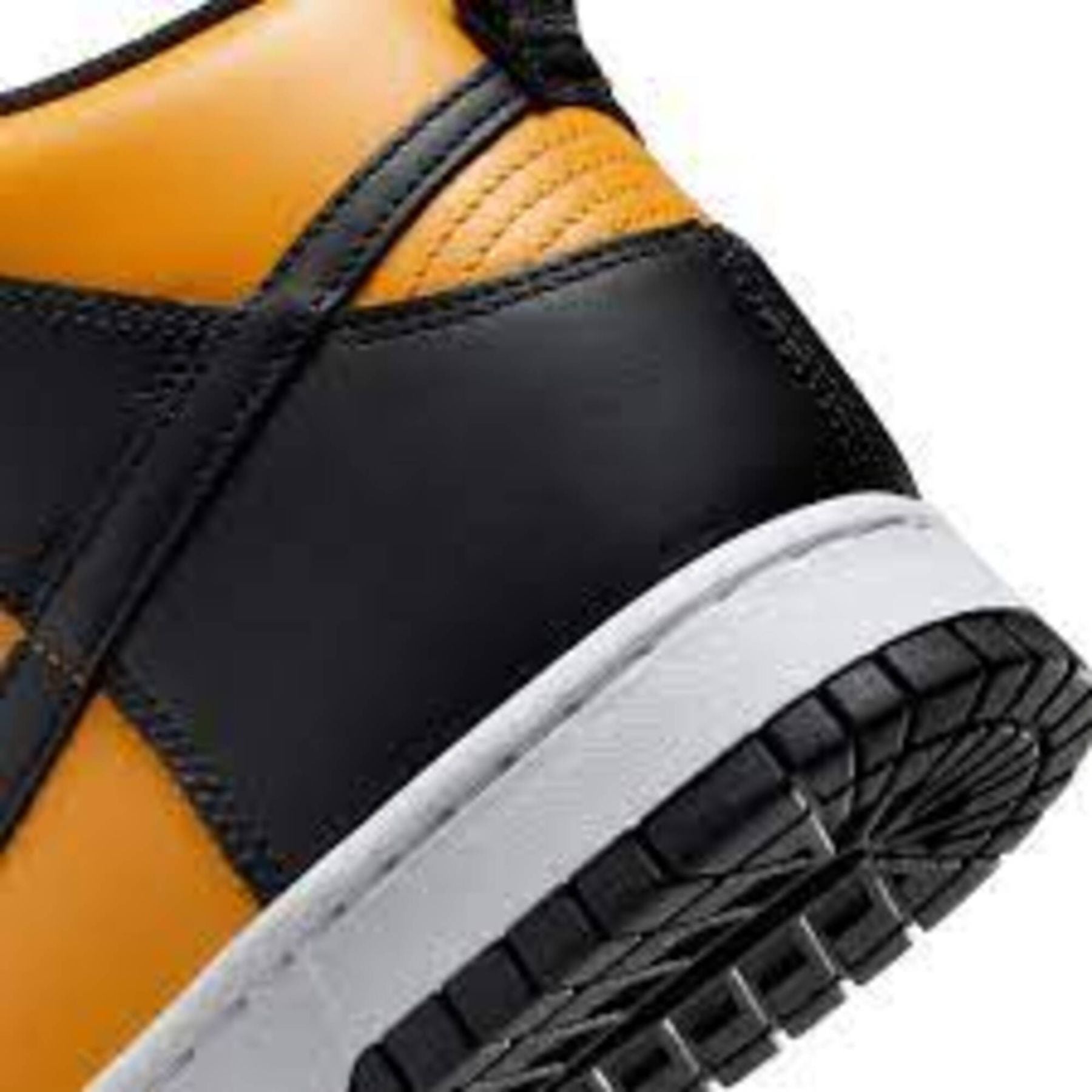 NIKE Dunk Hi Retro - Scarpe