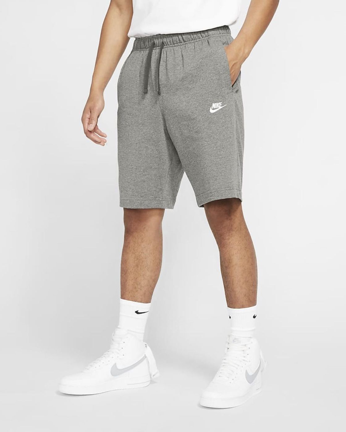 NIKE Shorts - Pantaloni